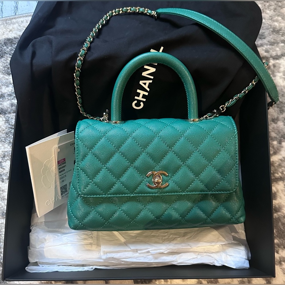 Authentic CHANEL Caviar Quilted Coco Chain Handle Flap emerald Green full set